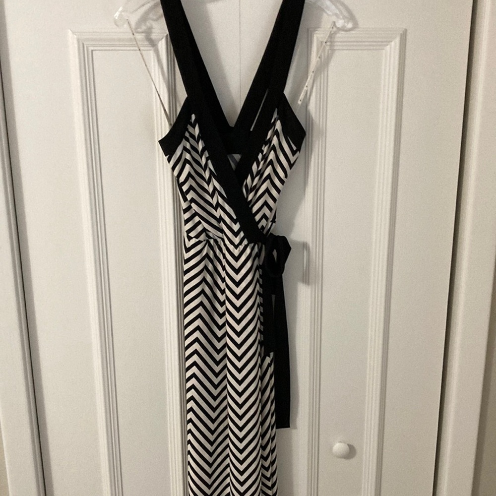 Boston, Proper Black and White Chevron Print maxi dress Dress Sz: S